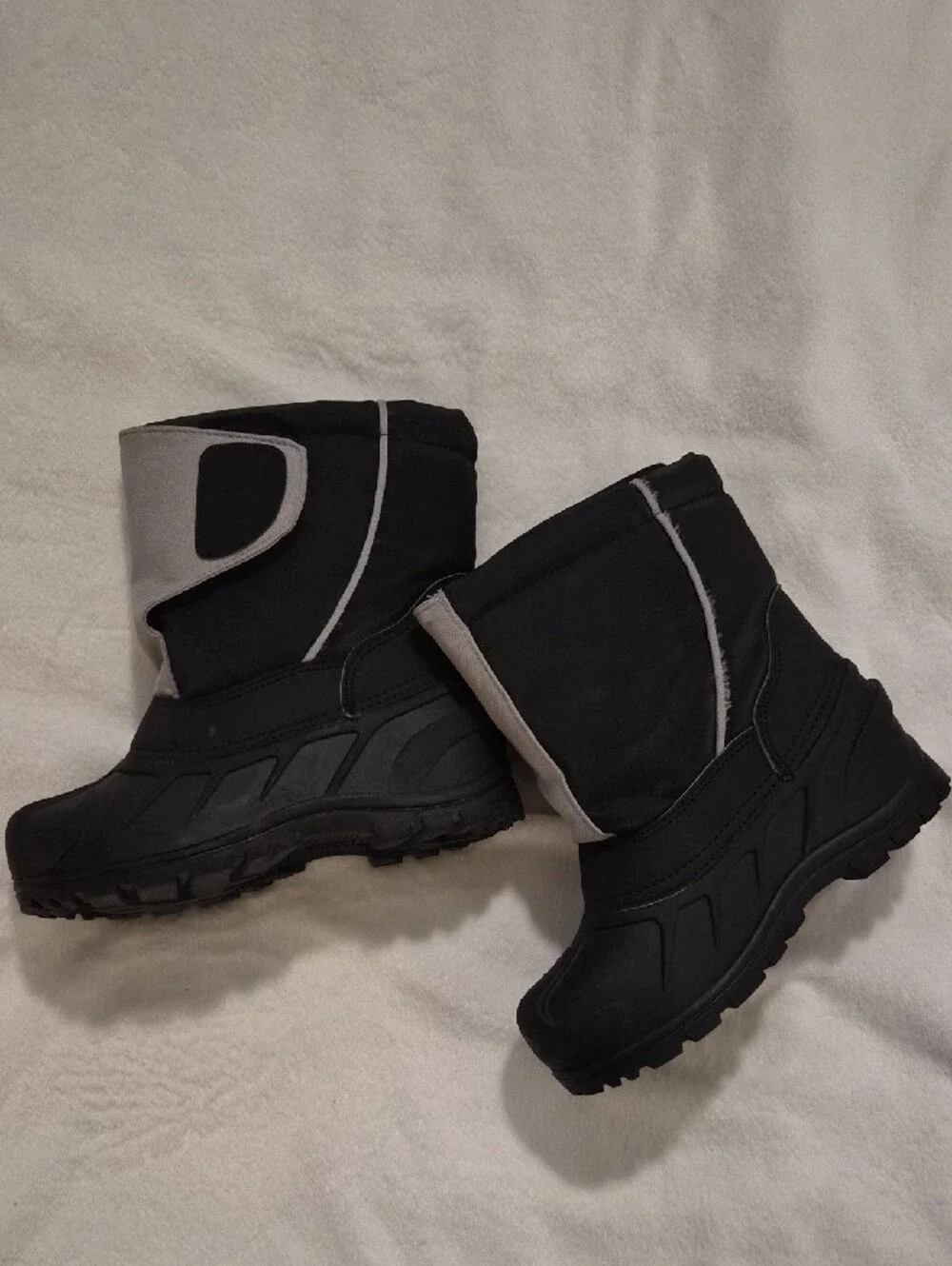 Itasca Black and Gray Kids Winter Boots